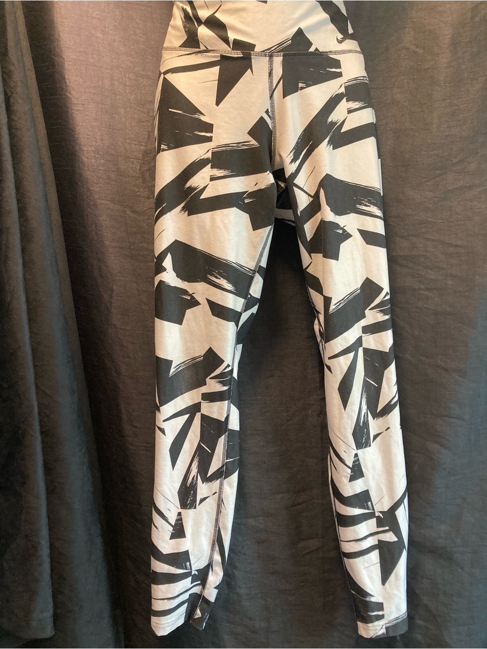Nike Dri-FIT Black White Abstract Print High Rise Leggings M